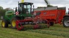 L'ensileuse John Deere charge une remorque Sodimac