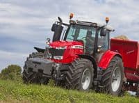La gamme de tracteurs MF 7600 commence à 140 ch