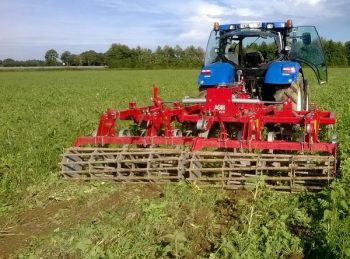 Cover-crop contre néo-déchaumeur : consommation et déchaumage