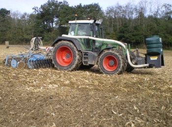 Déchaumeur et petites graines : semis de couverts en grande largeur