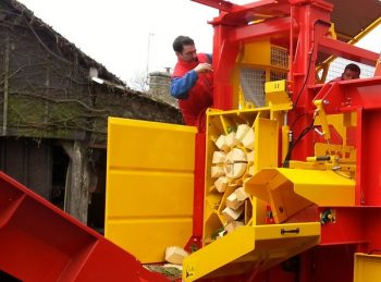 Un combiné bois-bûches pour le Finistère