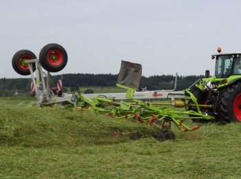 Faucheuses, faneuses, andaineurs et autochargeuses chez Claas