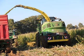 Premiers ensilages pour la John Deere 8200 de la Cuma de l’Eveil