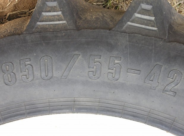 Décoder les marquages des pneumatiques des tracteurs et engins agricoles