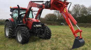 Terrasser avec le chargeur frontal