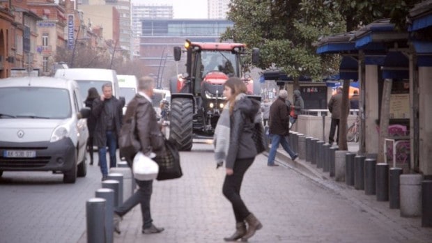 L'Optum 300 CVX en plein centre ville de Toulouse pour un essai grandeur nature du tecteur.