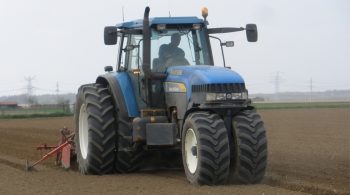 Trois roues pour le tracteur, sinon rien