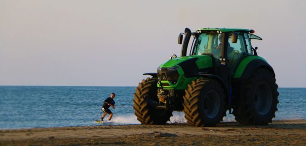 reportage video tracteur wakeboard serie 9 deutz fahr Lucas Langlois 