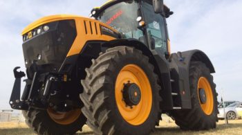 [Exclusif] Les premières images du JCB Fastrac 8000