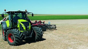 Une aide au guidage pour le demi-tour du tracteur