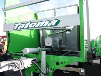 Tatoma: benne à fond poussant transformable en épandeur