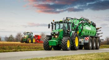 Tracteurs 6230 R et 6250 R de John Deere, 300 ch haut de gamme