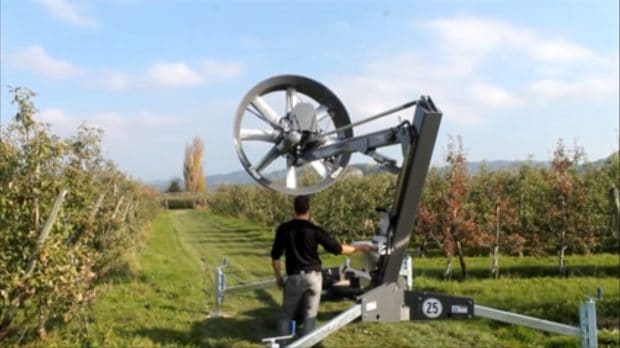 Cette chaufferette à bois protège la vigne du gel sans chauffer le