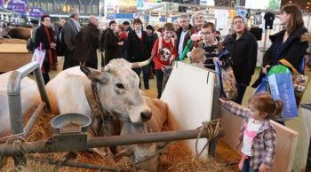 Les politiques attendus de pied ferme au Salon de l’agriculture