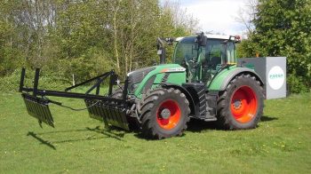 Coup de jus ! Zasso électrocute les mauvaises herbes