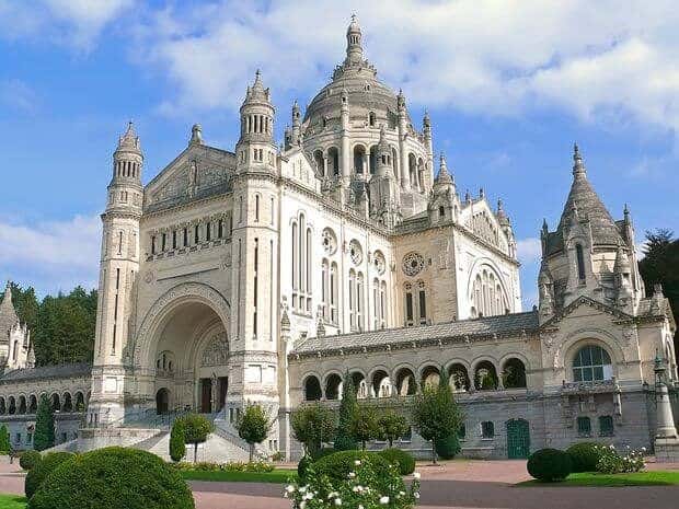 Basilique Sainte-Thérèse