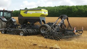 Un semoir pour tous terrains et tous mélanges