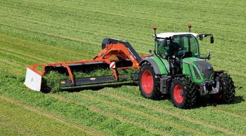 Kuhn lance le MM950 : l’andaineur à tapis adapté aux exigences européennes