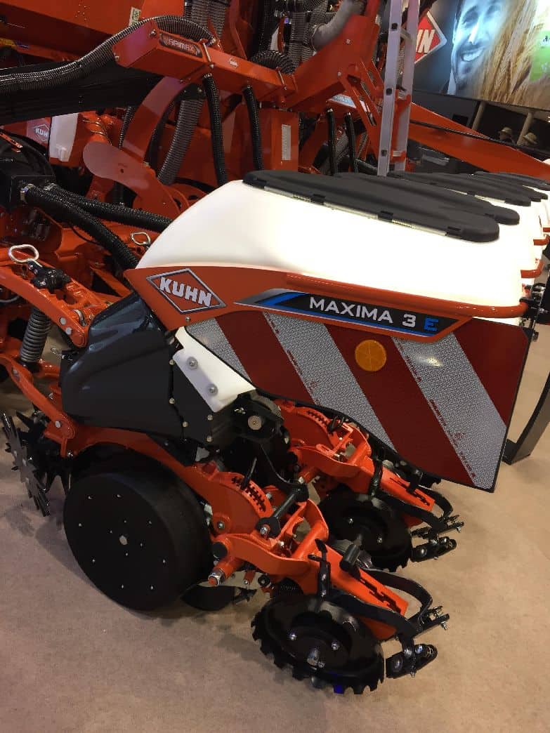 Semeur monograin agritechnica entrainement electrique