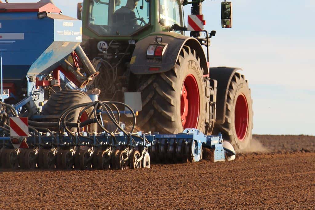 Moins-dépenses-idele-etude-economique-production-laitiere-semis-fendt-lemken-materiel-agricole-charges-cout-de-production