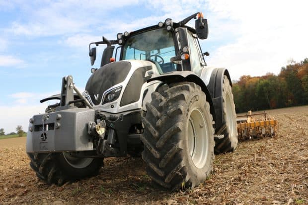 Avis agriculteur tracteur agricole