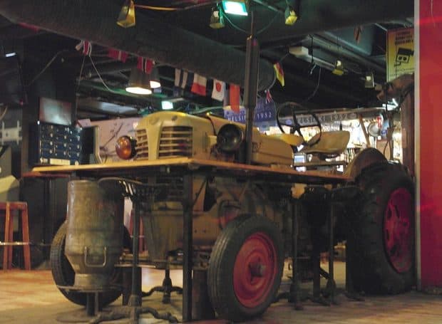 Tracteur Zetor au restaurant