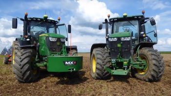 [Comparatif] Dr John contre Mr Deere : qui va gagner ?