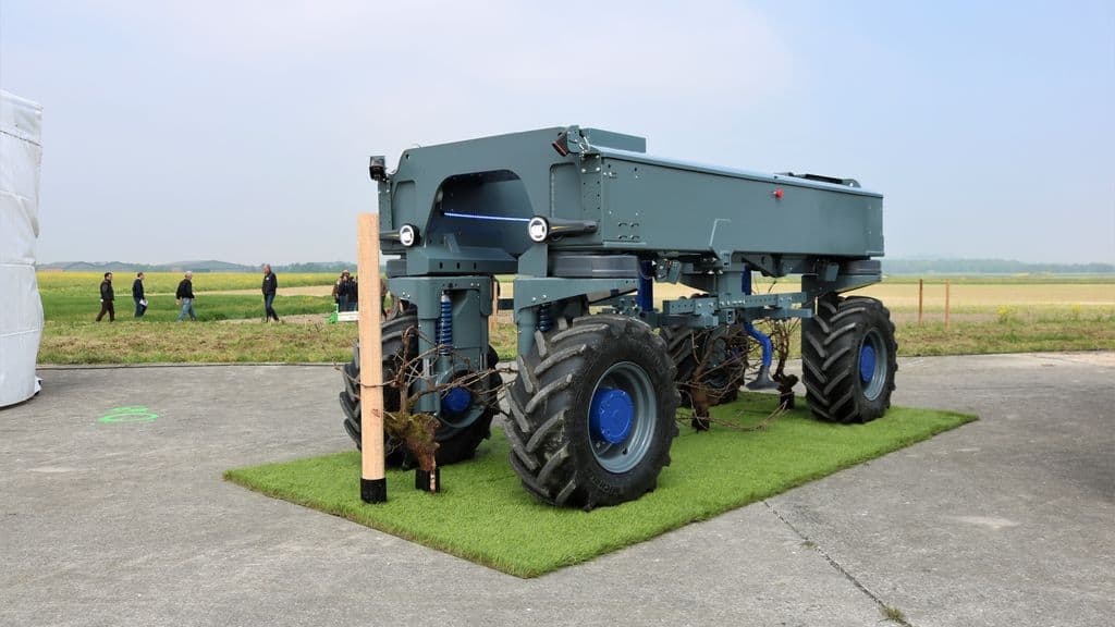 Bakus, le robot autonome et électrique pour les travaux viticoles - Entraid