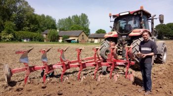 La charrue déchaumeuse, un compromis apprécié en bio