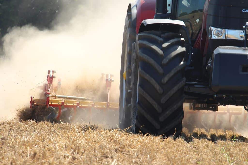 Le carrier avec Crosscutter disc au travail en Bretagne.