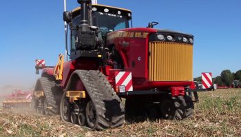 Première: un tracteur Versatile à MécaMaïs!