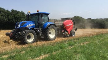 La cuma d’Yffiniac renouvelle son round baler et densifie ses bottes