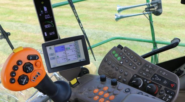 Ensileuse John Deere 8300 : visibilité cabine