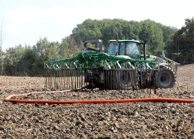 épandage de lisier sans tonne : photo mystère rampe