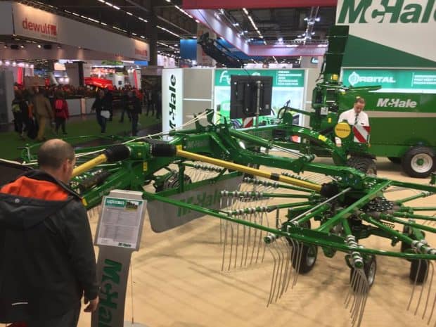 sima 2019 McHale andaineur gamme double rotor andain central suivi sol 