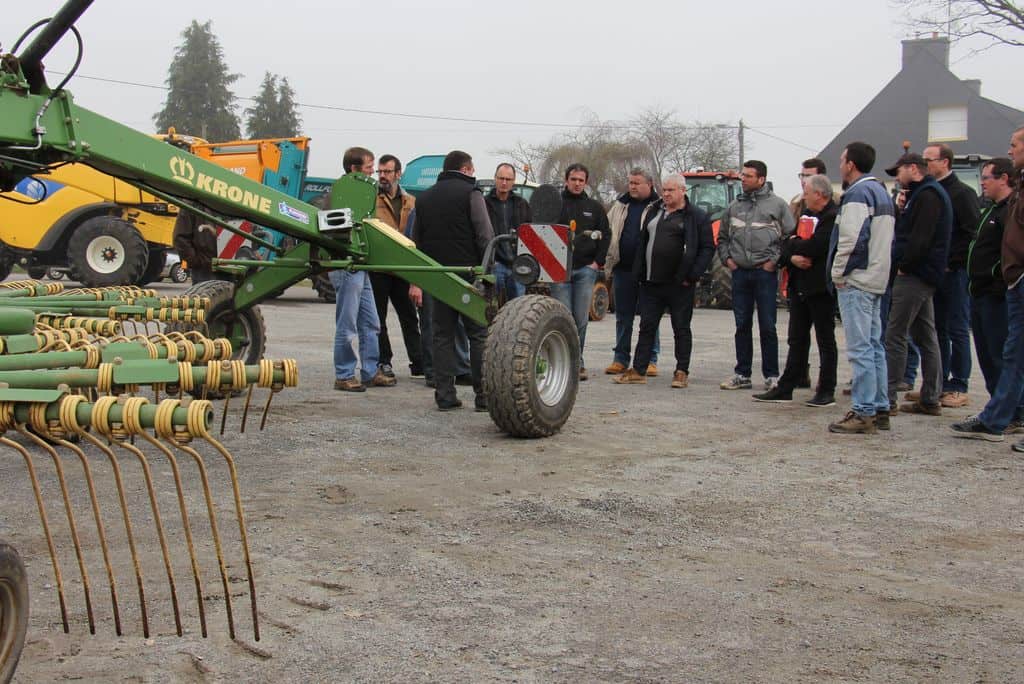 la cuma passe en mode grande largeur sur la fenaison