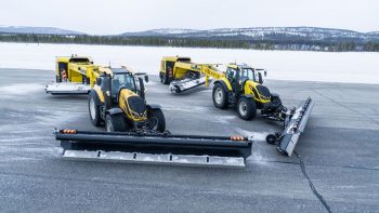 Runway Snowbot : des tracteurs autonomes pour déneiger les pistes en Laponie