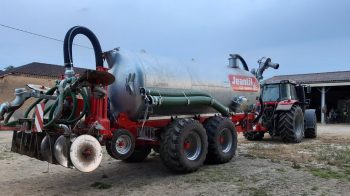 Tonne et enfouisseur: un service sur mesure à la cuma du Vignau