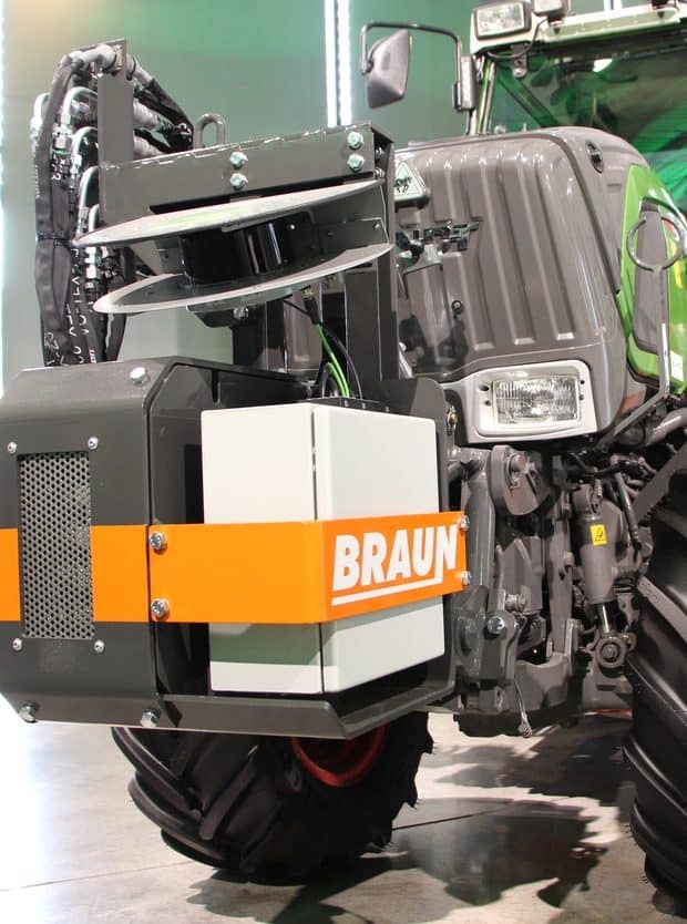 tracteurs Fendt 200 Vario et outils Braun