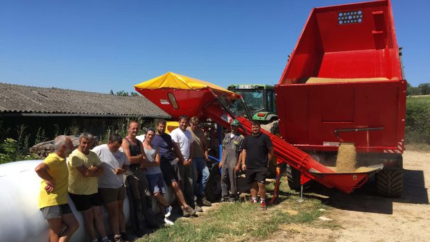 Aplatisseur boudineuse mini pelle cuma peyrilles autonomie alimentaire