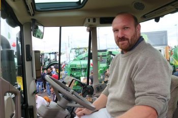 Cyril Désarménien, agriculteur dans le Puy-de-Dôme compare les nouveaux 6M avec son John Deere 6320