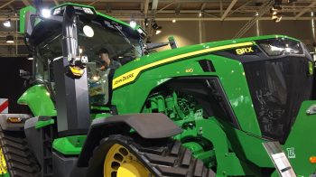 Tracteurs John Deere 7R et 8R : c’est officiel