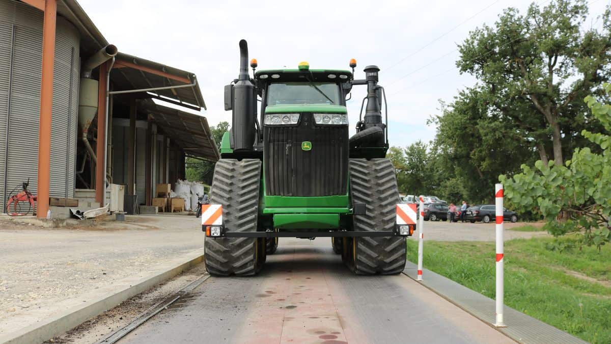 John Deere 9620RX un tracteur à chenilles de 670 ch