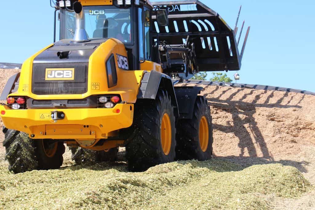 matériel pour tasser le silo