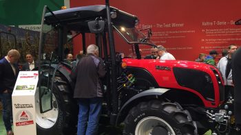 Des tracteurs viti/arbo chez Valtra