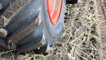 Changement des pneus du tracteur : protocole et précaution