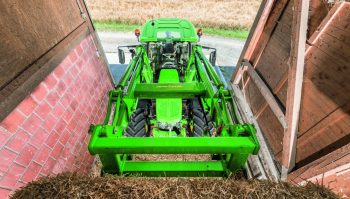 Des chargeurs plus légers pour tracteurs JD