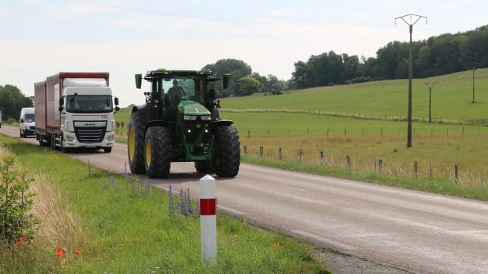 tracteur sur route