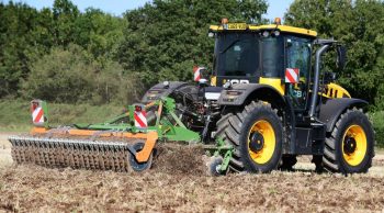 JCB Fastrac : Guidage par satellite sur les 2 essieux