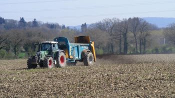 Combien coûte un chantier d’épandage de fumier?